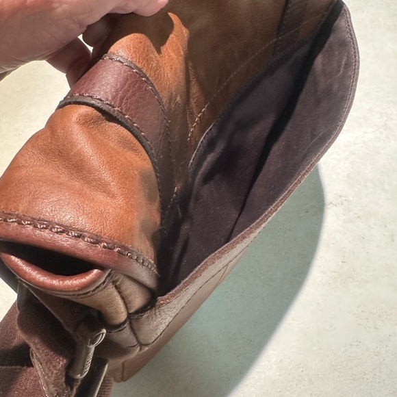FOSSIL Brown Leather Adjustable Crossbody Shoulder Messenger Bag 12”Wx10”L x 2”D - Picture 9 of 16
